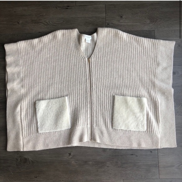 Club Monaco cashmere and shearling poncho - Picture 2 of 7